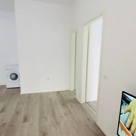 Complex Mangalem21 * Tirana